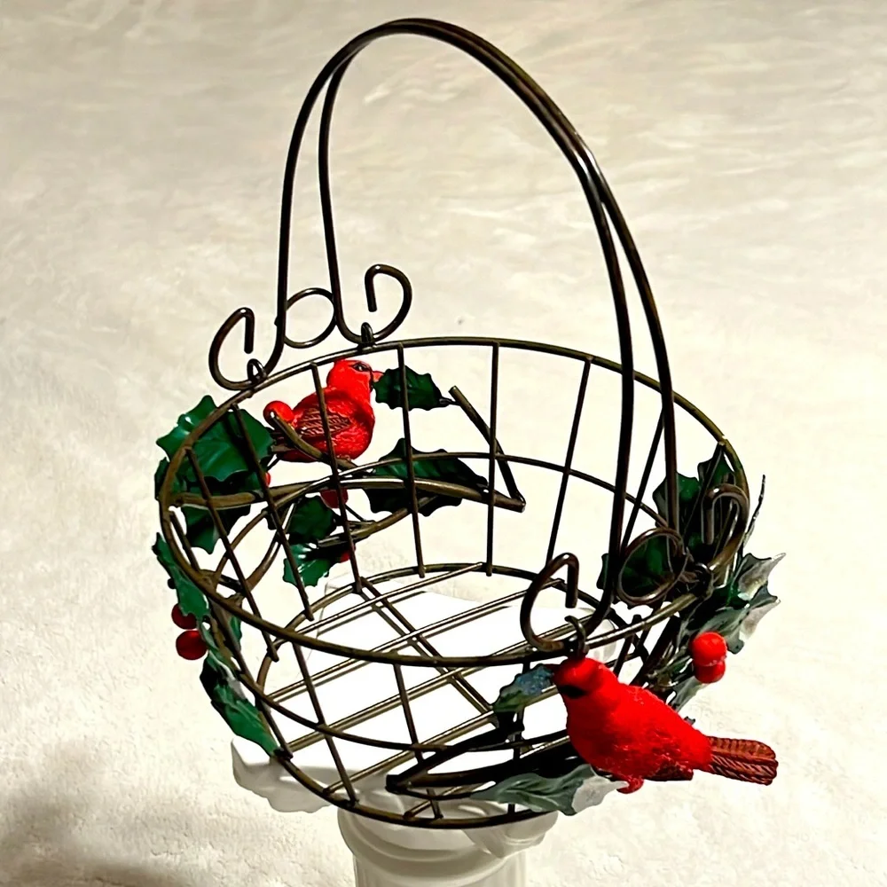 Metal Cardinals Birds Basket with Removable Handle